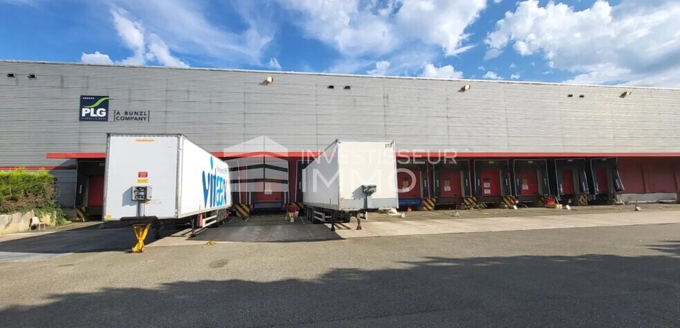 Industriel/Logistique dans Maurepas à louer - Photo de l’immeuble – Image 1 sur 3
