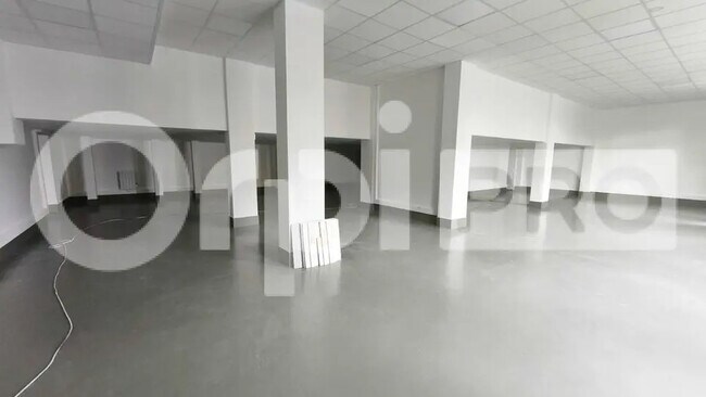 Plus de détails pour Local commercial à louer