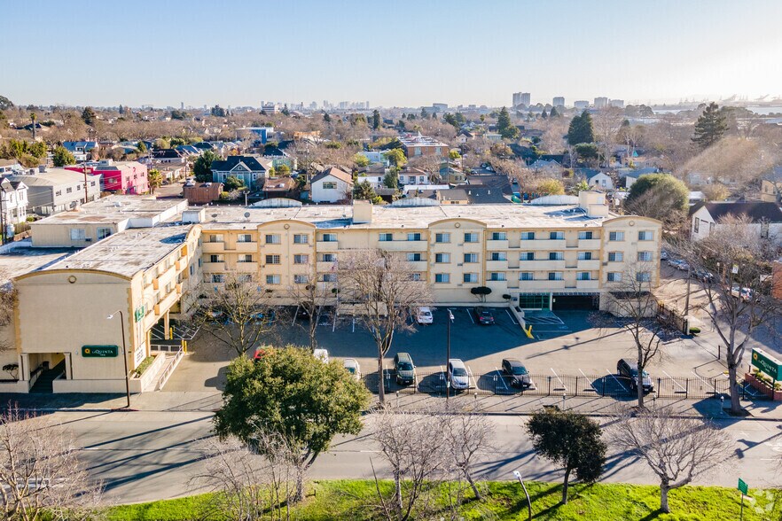 920 University Ave, Berkeley, CA à vendre - Photo de l’immeuble – Image 3 sur 10