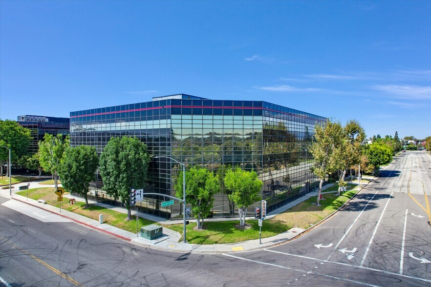 1501 Hughes Way, Long Beach, CA à louer - Aérien – Image 2 sur 30