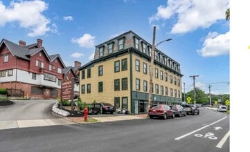 2 Charles St, Methuen, MA à louer Photo intérieure– Image 2 sur 6