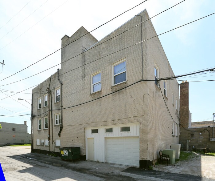 916-918 Milwaukee Ave, South Milwaukee, WI à louer - Photo de l’immeuble – Image 2 sur 3