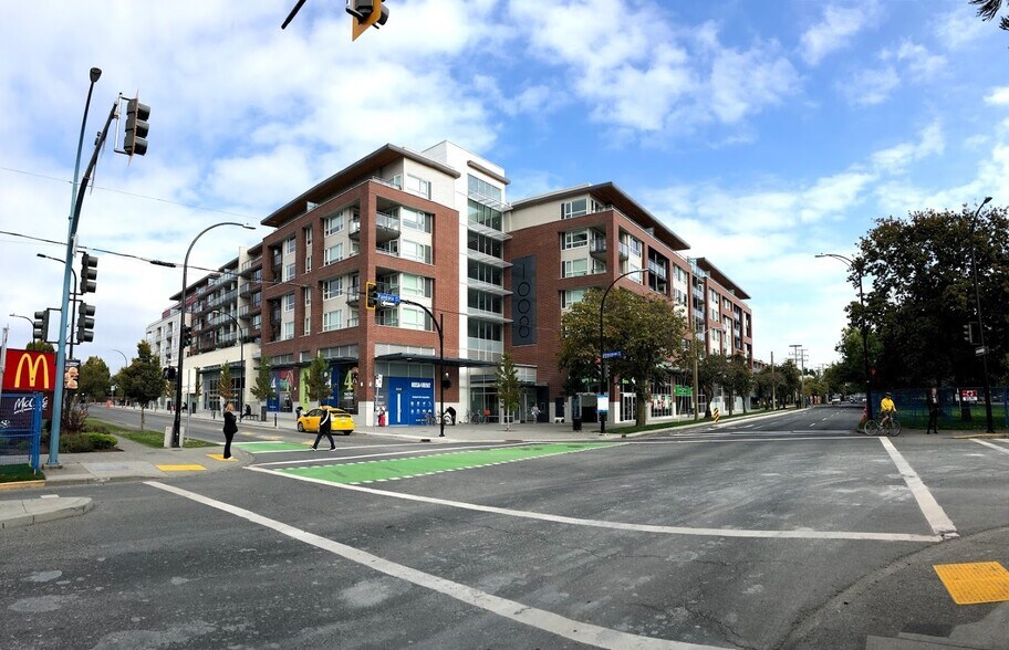 1008 Pandora Av, Victoria, BC à louer - Photo de l’immeuble – Image 2 sur 10