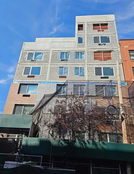 883 Bryant Ave, Bronx, NY à vendre - Photo de l’immeuble – Image 2 sur 4