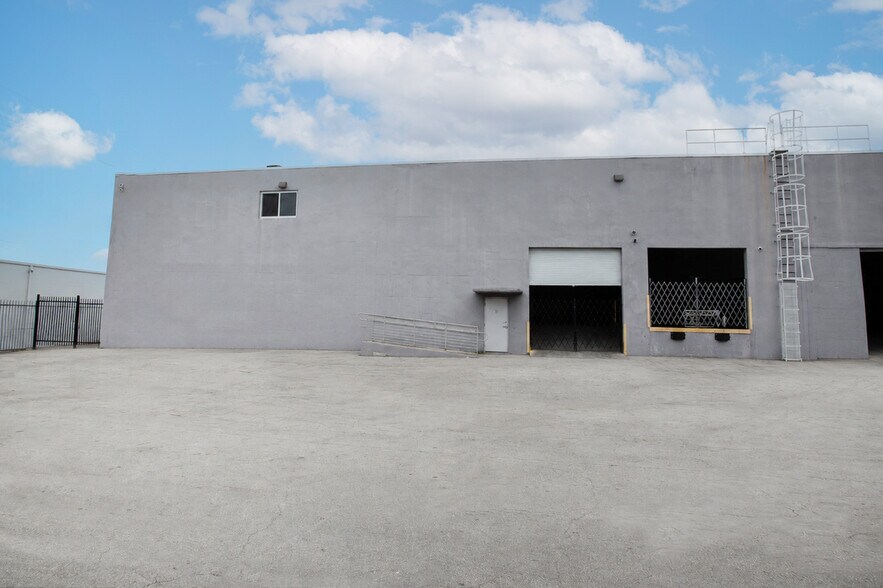 2170-2290 W 8th Ave, Hialeah, FL à louer - Photo de l’immeuble – Image 3 sur 22