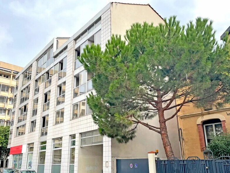 174 Avenue Des Minimes, Toulouse à louer - Photo de l’immeuble – Image 2 sur 5
