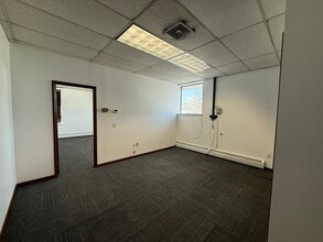 53 New Britain Ave, Rocky Hill, CT à louer Photo intérieure– Image 2 sur 5