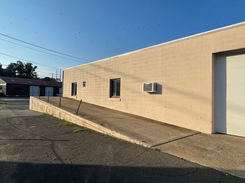 53 Ramah Cir S, Agawam, MA à louer - Photo de l’immeuble – Image 2 sur 4