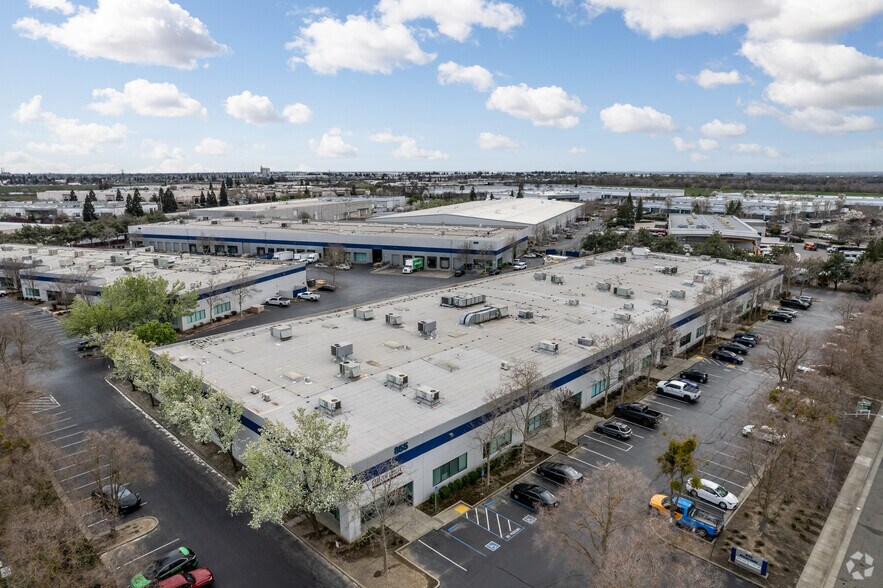 855 Riverside Pky, West Sacramento, CA à louer - Photo de l’immeuble – Image 3 sur 7