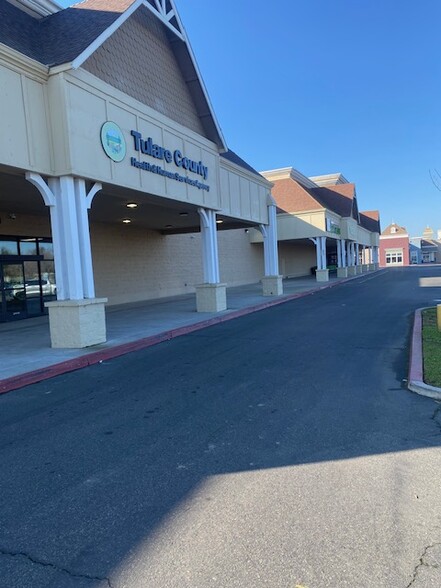 2270 E El Monte Way, Dinuba, CA à louer - Photo de l’immeuble – Image 2 sur 21