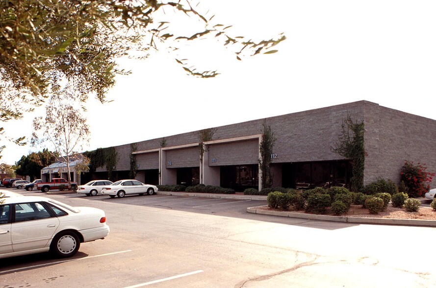 535 W Iron Ave, Mesa, AZ à louer - Photo de l’immeuble – Image 3 sur 11