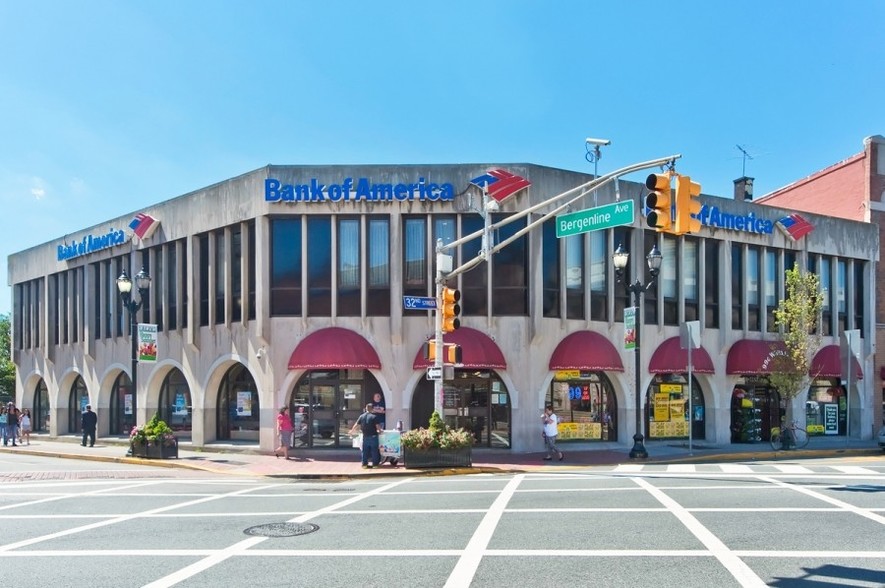 3109 Bergenline Ave, Union City, NJ à louer - Photo principale – Image 1 sur 9