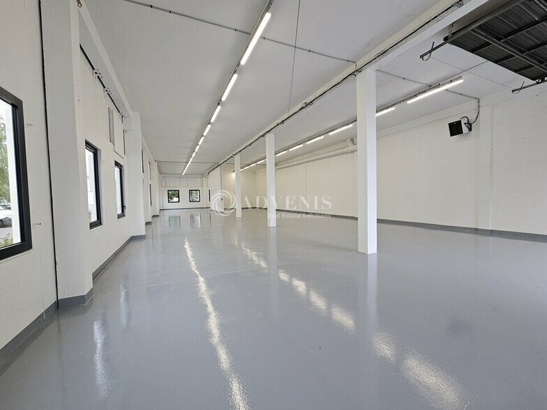 Local d’activités dans Gennevilliers à louer - Photo de l’immeuble – Image 3 sur 5