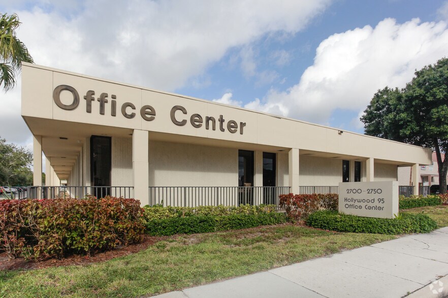 2700-2750 N 29th Ave, Hollywood, FL à louer - Photo de l’immeuble – Image 2 sur 7