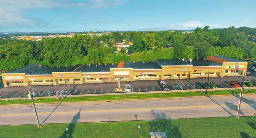 3300 Hartzdale Dr, Camp Hill, PA à louer - Photo de l’immeuble – Image 2 sur 2