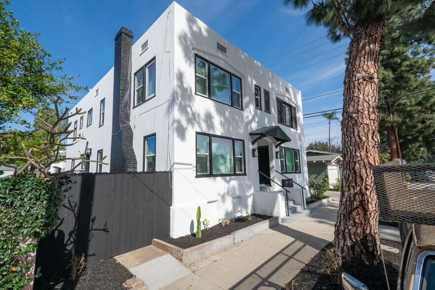 415 W Pine St, Santa Ana, CA à vendre - Photo de l’immeuble – Image 3 sur 22