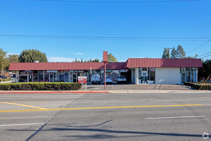 1161 Irvine Blvd, Tustin, CA à louer - Photo de l’immeuble – Image 1 sur 5