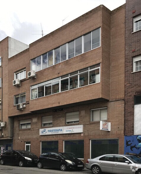 Calle Begoña, Coslada, Madrid à vendre - Photo de l’immeuble – Image 2 sur 2