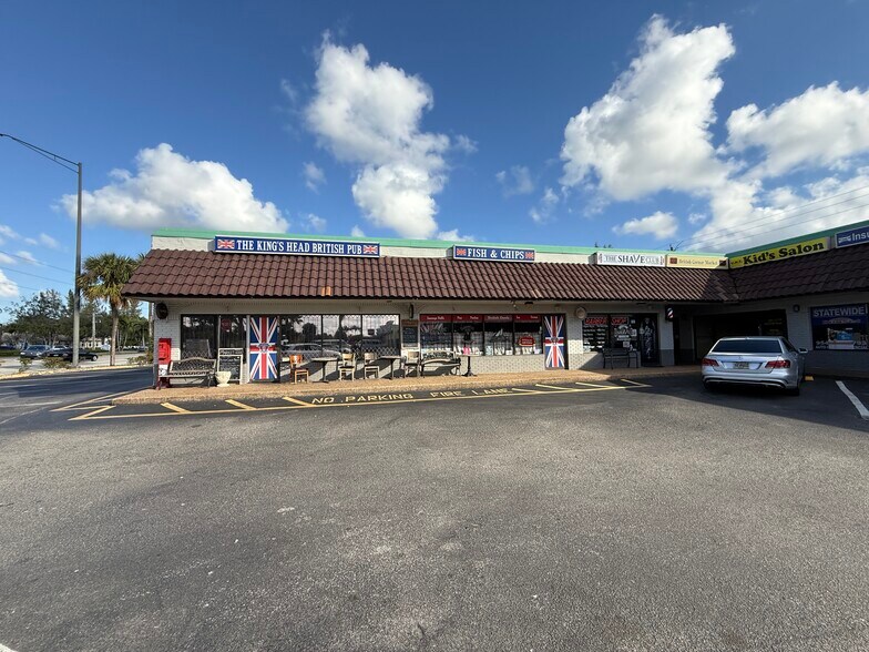 2695 N University Dr, Sunrise, FL à louer - Photo de l’immeuble – Image 2 sur 7