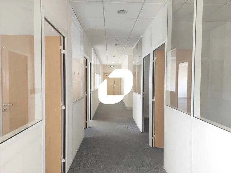 39 Boulevard Vauban, Guyancourt à louer - Photo de l’immeuble – Image 2 sur 14