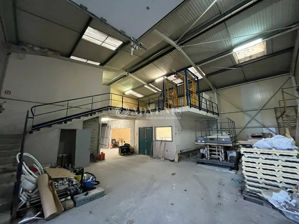 Industriel/Logistique dans Le Perray-en-Yvelines à louer Photo intérieure– Image 1 sur 2