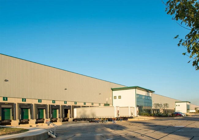 Plus de détails pour Avenue Ferdinand Magellan, Miramas - Industriel/Logistique à louer