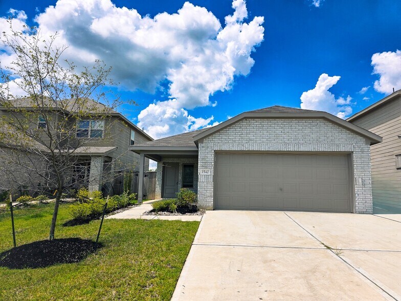 1542 San Sebastien Dr, Conroe, TX à vendre - Photo principale – Image 1 sur 1