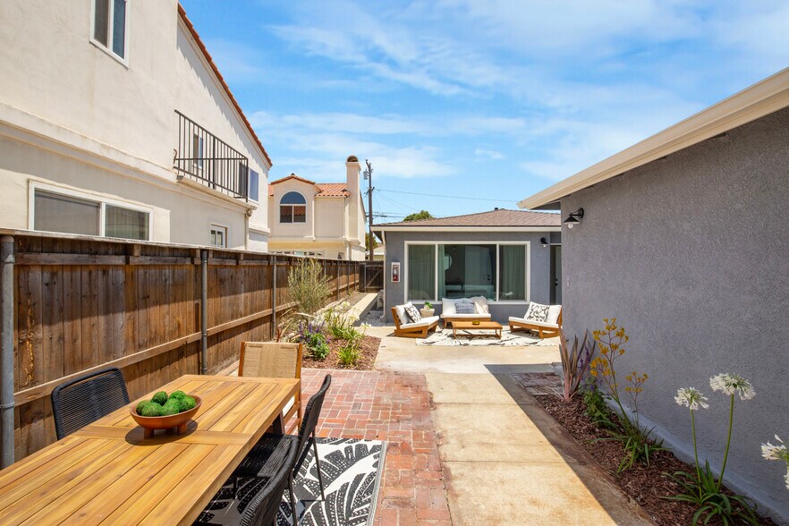 18506 Kingsdale Ave, Redondo Beach, CA à vendre - Photo de l’immeuble – Image 3 sur 38