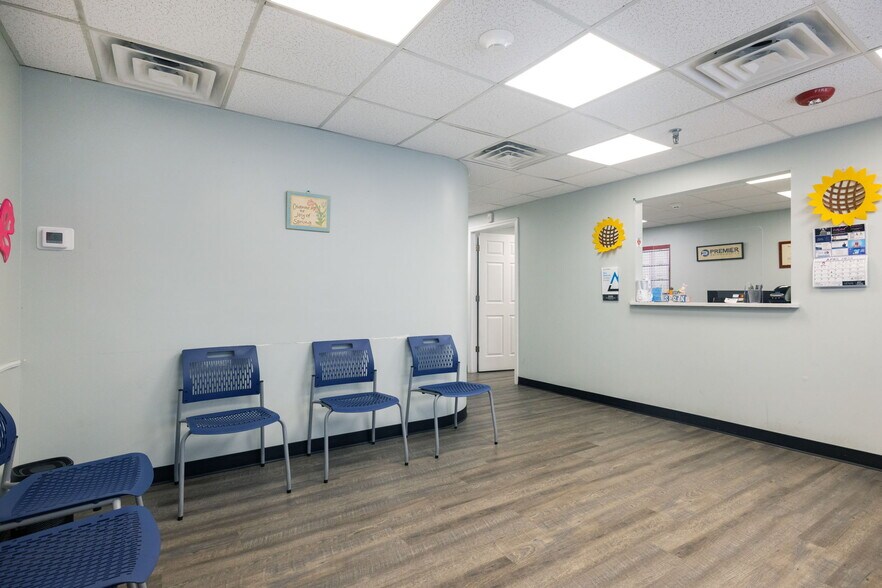 500 New Hempstead Rd, New City, NY à vendre - Photo de l’immeuble – Image 3 sur 27