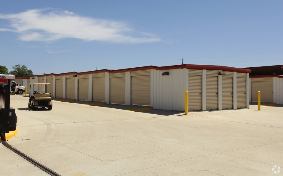 20217 FM 685, Pflugerville, TX à louer - Photo de l’immeuble – Image 2 sur 2
