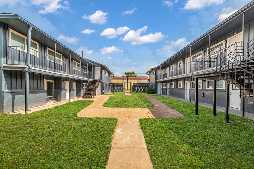 4706 Yellowstone Blvd, Houston, TX à vendre - Photo de l’immeuble – Image 2 sur 27