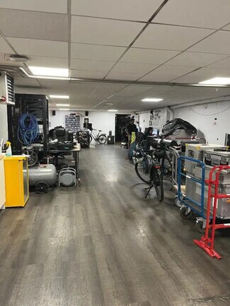 Plus de détails pour 68 Avenue Du Président Wilson, Saint-Denis - Local d'activités à louer