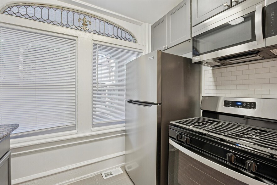 236 Buckingham Pl, Philadelphia, PA à vendre - Photo intérieure – Image 2 sur 8