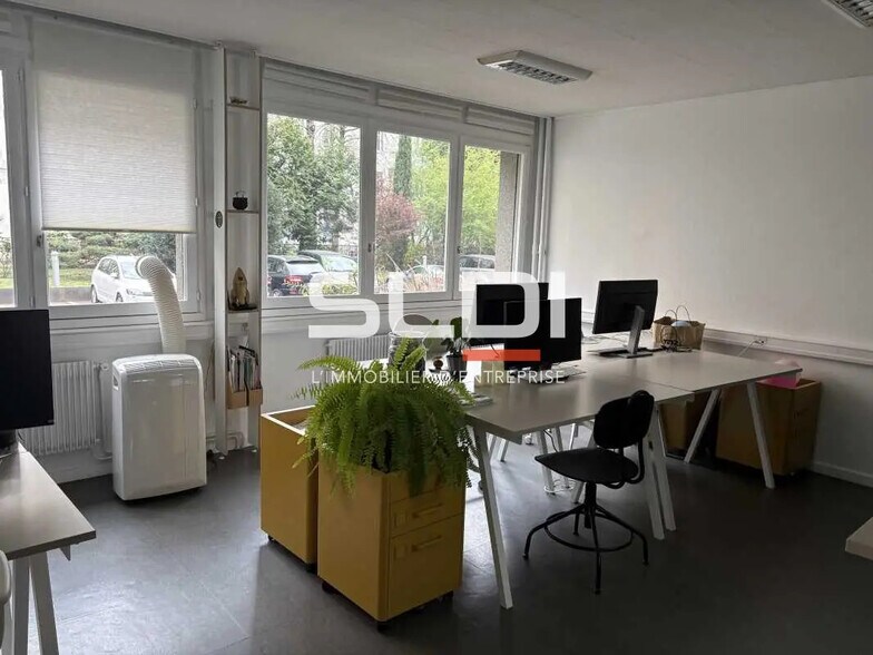 Bureau dans Lyon à louer - Photo de l’immeuble – Image 1 sur 7