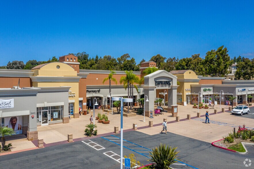 3804-3890 Valley Centre Dr, San Diego, CA à louer - Photo de l’immeuble – Image 2 sur 11