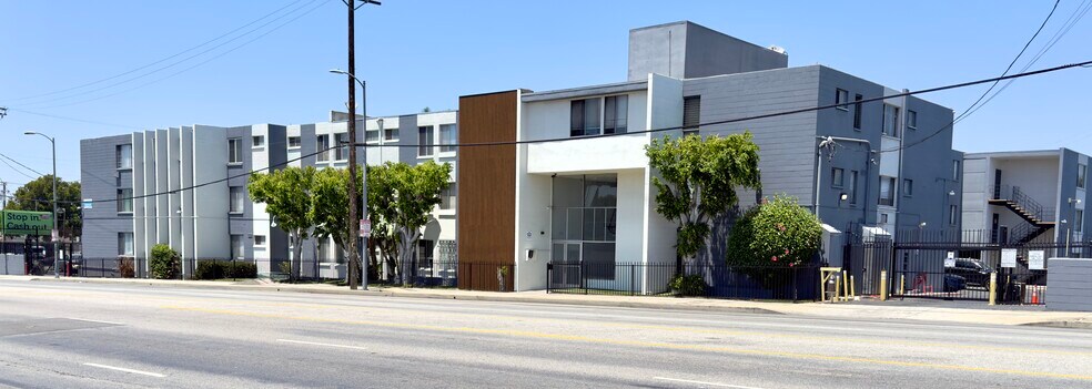 835 W Rosecrans Ave, Gardena, CA à vendre - Photo de l’immeuble – Image 2 sur 18