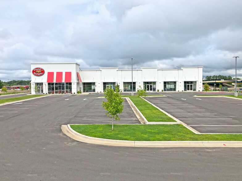 11915 I-30, Little Rock, AR à louer - Photo de l’immeuble – Image 1 sur 4