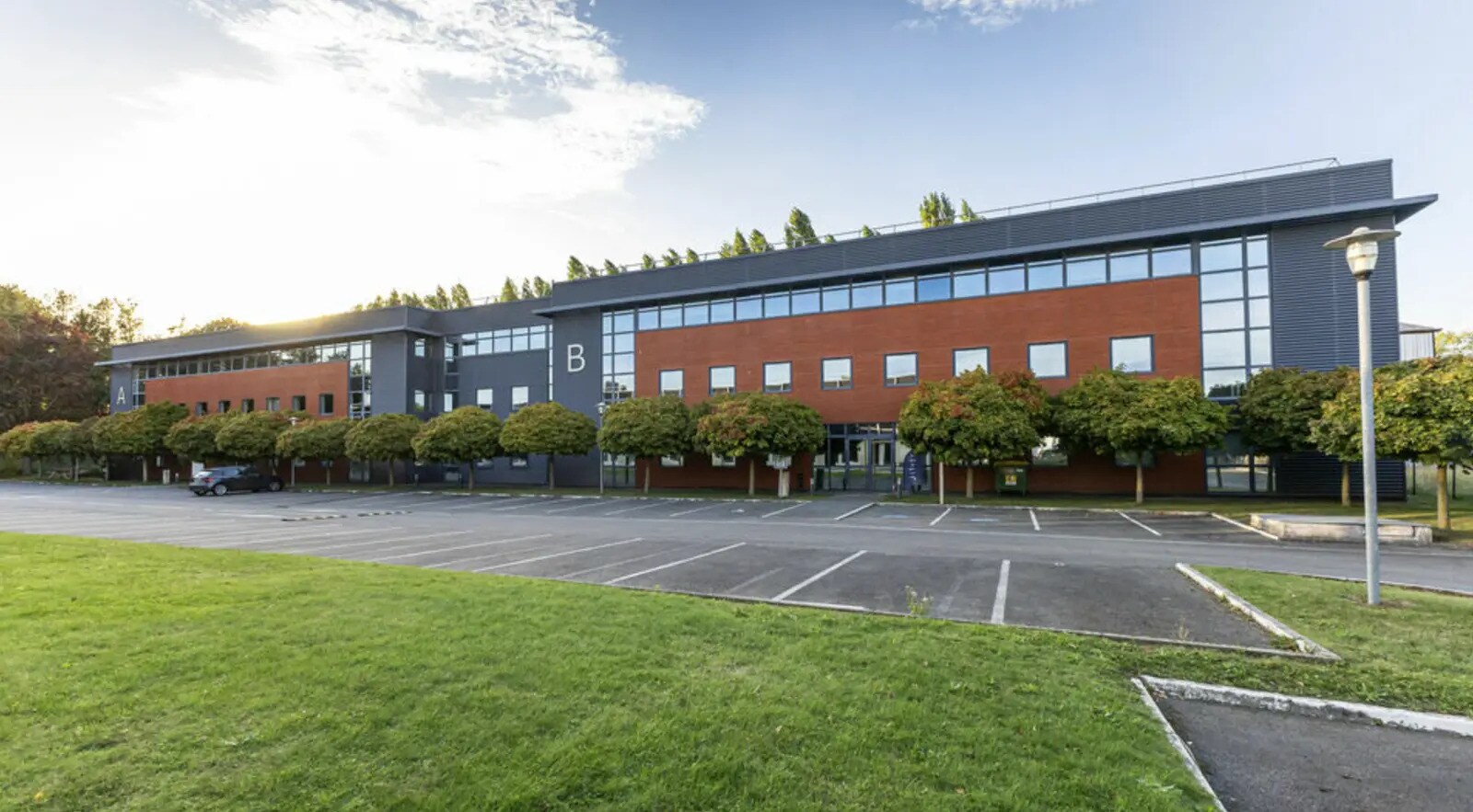 Bureau dans Villeneuve-d'Ascq à louer Photo de l’immeuble– Image 1 sur 7