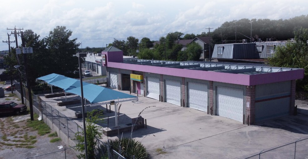 125 De Chantle Dr, San Antonio, TX à louer - Photo de l’immeuble – Image 1 sur 5