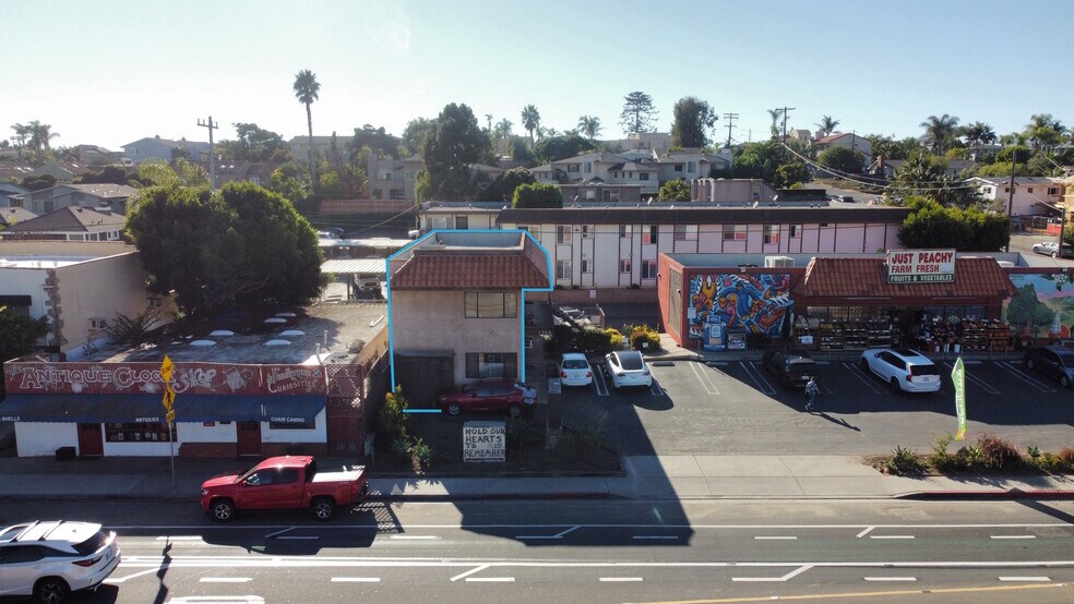 1354 N Coast Hwy 101, Encinitas, CA à louer - Photo de l’immeuble – Image 3 sur 12
