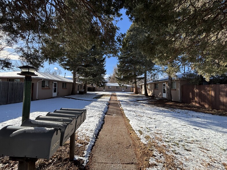 3006 N Institute St, Colorado Springs, CO à vendre - Photo principale – Image 1 sur 16