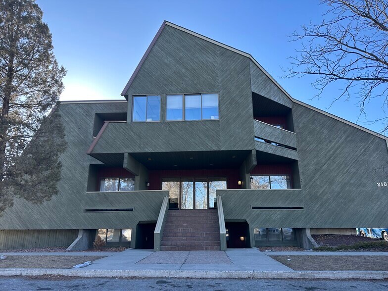 2108-2116 Broadwater Ave, Billings, MT à louer - Photo principale – Image 1 sur 9