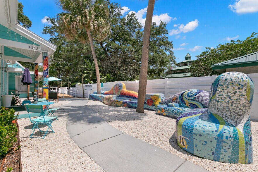 135 4th Ave N, Safety Harbor, FL à vendre - Photo de l’immeuble – Image 2 sur 15