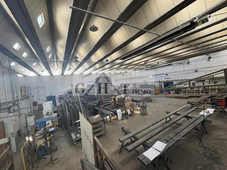 Industriel/Logistique dans Vaux-le-Pénil à vendre - Photo de l’immeuble – Image 2 sur 8