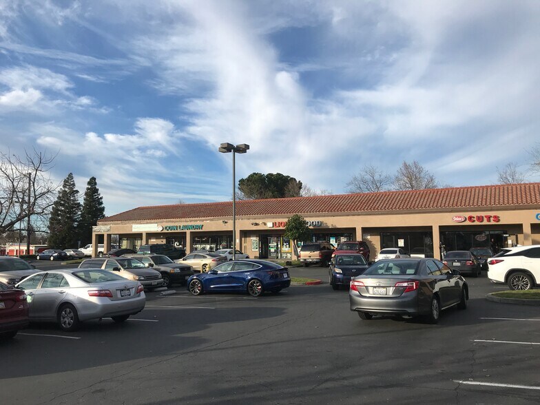 3901 Madison Ave, North Highlands, CA à louer - Photo de l’immeuble – Image 3 sur 15