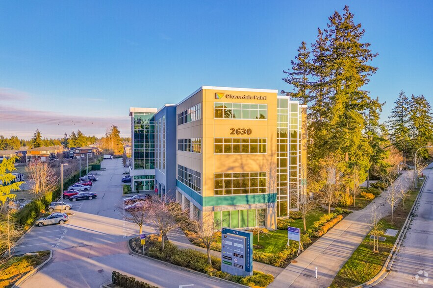 2630 Croydon Dr, Surrey, BC à vendre - Photo principale – Image 1 sur 26