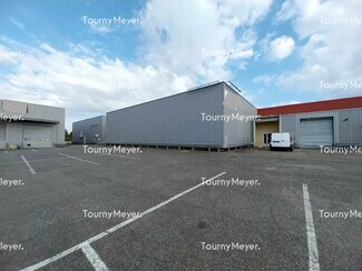 Plus de détails pour Local d'activités à louer