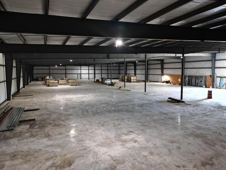 420 Industrial Park Rd, Bangor, MI à vendre - Photo intérieure – Image 2 sur 7