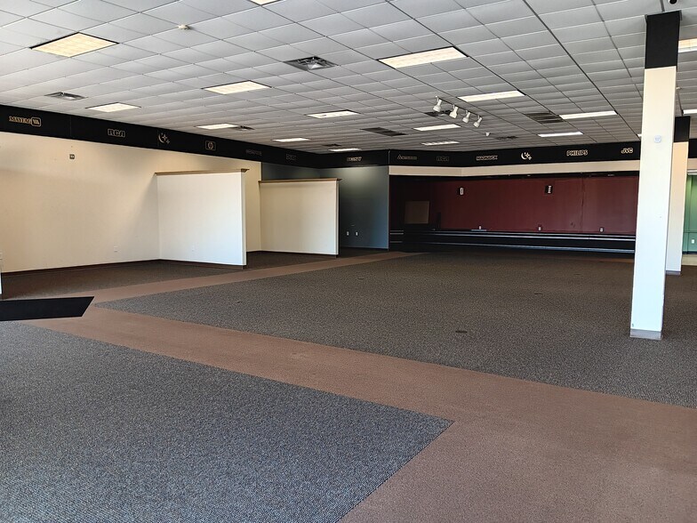 9230 N Highway 6, Navasota, TX à vendre - Photo intérieure – Image 3 sur 38