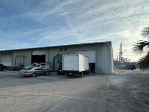 12890 Automobile Blvd, Clearwater, FL à louer Photo intérieure– Image 2 sur 9